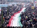İran xalqı İslam İnqilabının qələbəsini əzəmətli şəkildə qeyd edir 