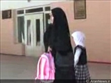 Hicablı şagird məktəbə buraxılmadı 