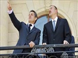 «Sarkozinin jesti cərrahiyyədən öncə verilmiş istirahəti xatırladır»