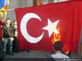 Ermənilər Türkiyə bayrağını yandırdı