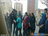 Maaşlarını ala bilməyən həkimlər Bakıda aksiya keçiriblər 