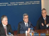 Ermənistan diplomatlarını topladı